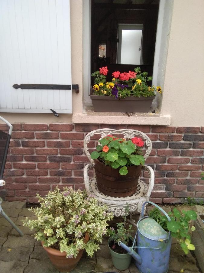 Les Tournesols Bed & Breakfast La Bernardiere Bagian luar foto