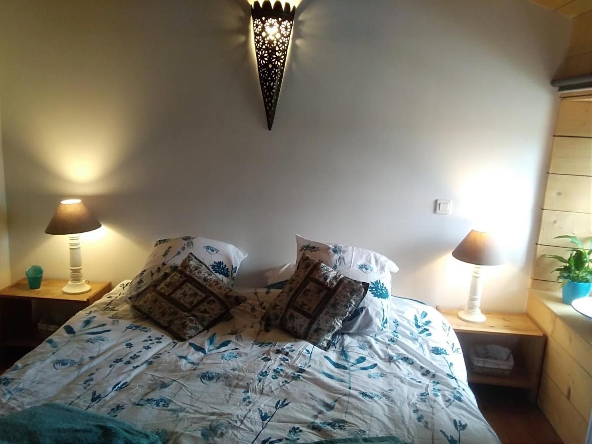 Les Tournesols Bed & Breakfast La Bernardiere Bagian luar foto