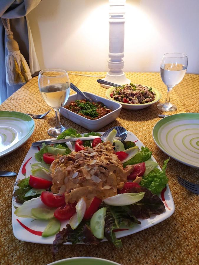 Les Tournesols Bed & Breakfast La Bernardiere Bagian luar foto